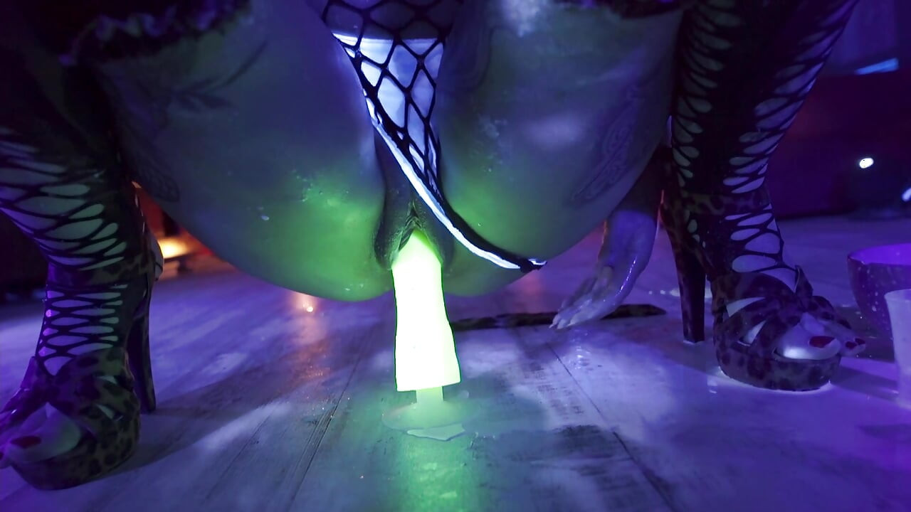 Miauw मेरे लिए कुछ और