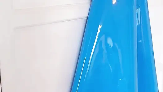 Aku lagi sange berat di aprons pvcku