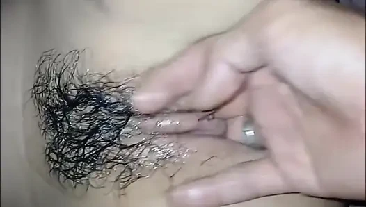 Gadis nakal asia lagi asik fingering sempitnya