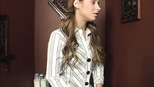 Хорошенькой крошке кончили на лицо в кабинке исповеди у глорихола