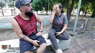 Incontro un compagna di classe nel parco e la invito a casa mia - porno in spagnolo