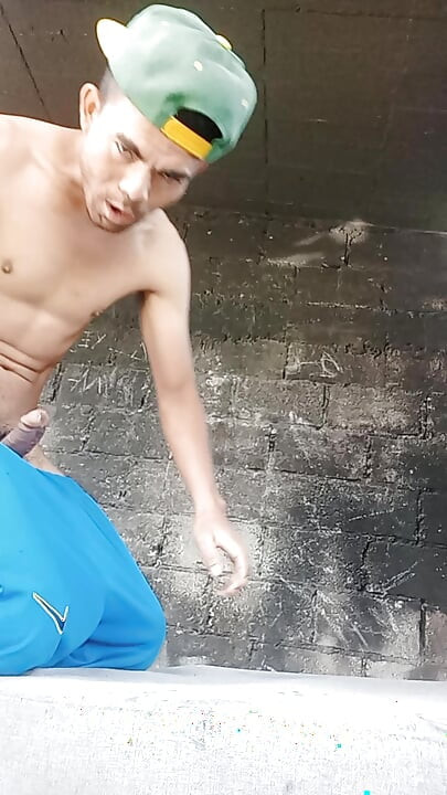 Morro masturbandose