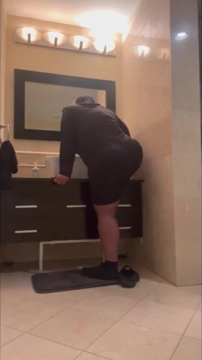 一个的修女需要被原谅她的罪恶！ | 短片 2