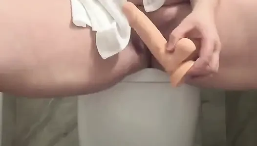 Милфа и дилдо