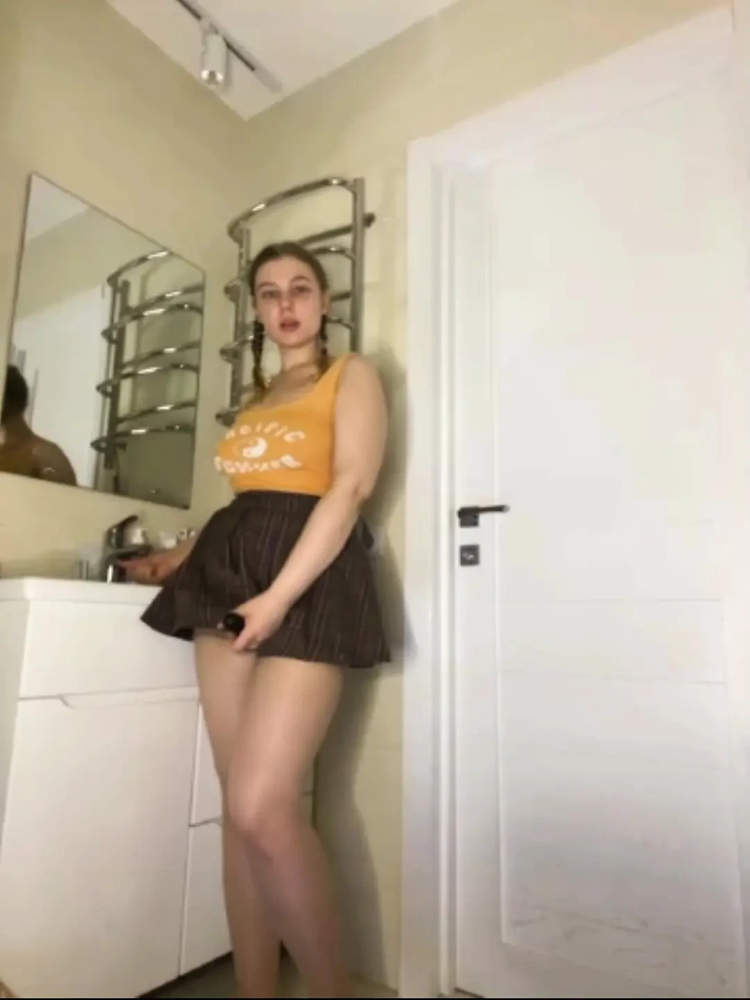 丰满女孩Jusielussie在浴室里重口味性爱