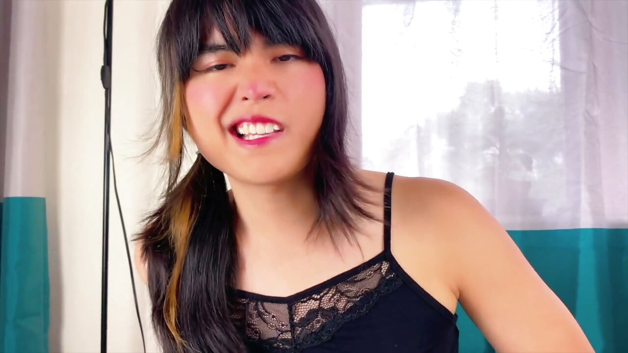 The sauce is boss: Stepsister food femdom