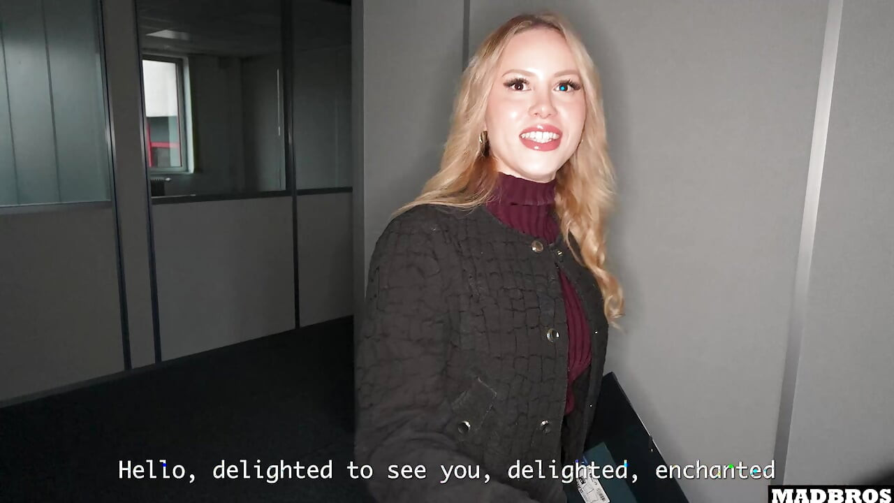 A Married French Realtor Agent Cheats On Her Husband And Gets Pounded Anal And DP To Close A Sale !!!