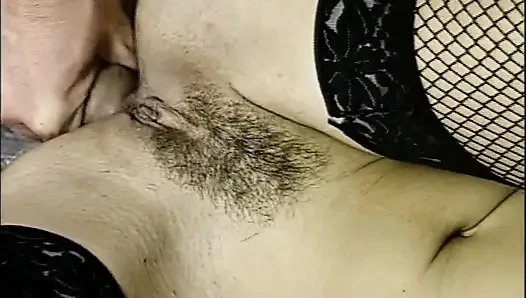 Сексуальная блондинка с большими сиськами обожает большой пенис в заднице