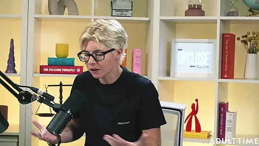 Khloe Kingsley Squirting on Camera & Red Flags | the Adult Time Podcast
