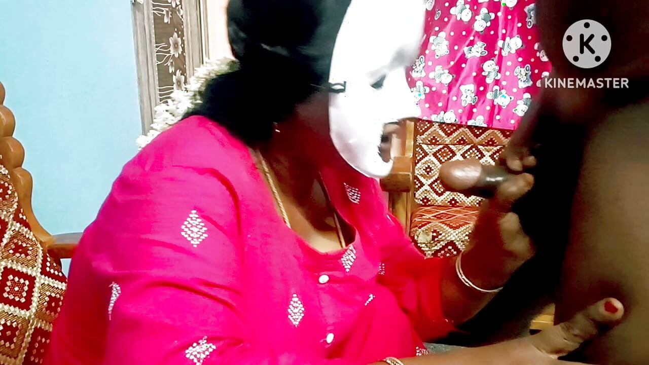 นักเรียนพร้อมสําหรับการเย็ดปากและกลืนน้ําเงี่ยนเพื่อรับเครื่องหมายการปฏิบัติจากครู - เสียงทมิฬตัวเต็มพร้อมเสียงคราง