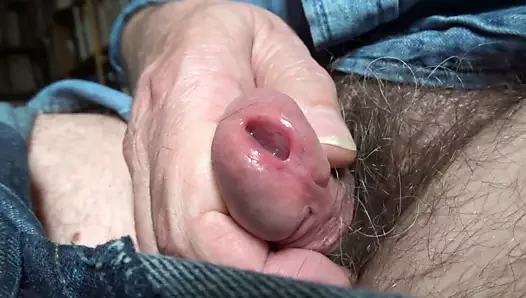 Benim sarkık ıslak cockhead ve peehole yakın çekim