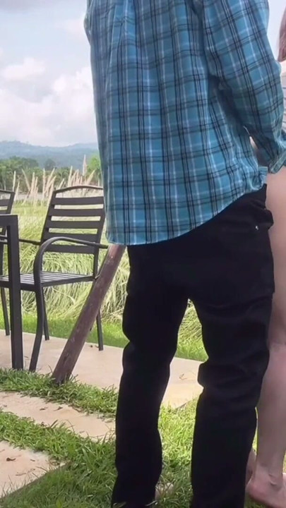 Người làm vườn và quý cô xinh đẹp. | Clip 1