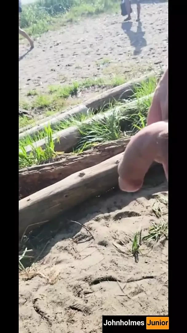 SLOW MOTION johnholmesjunior flashing huge soft cock on nude beach slow motion