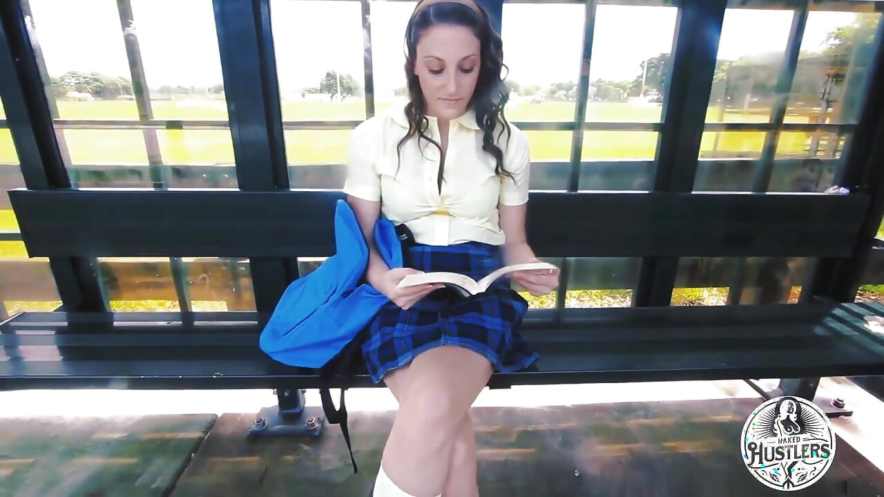The Good Girl I Melanie Hicks Masturbates