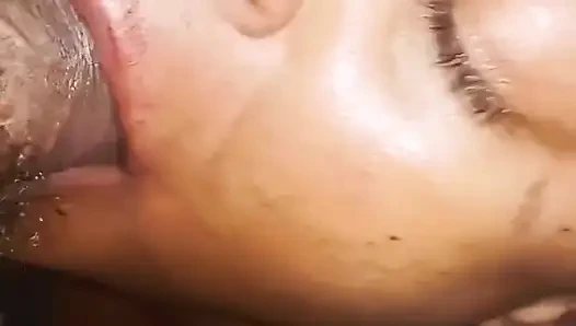 Boşalıncaya kadar fıstığımı boğazına boşaltıyorum!!