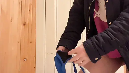 İşedikten sonra amcığını temizle harika bir his