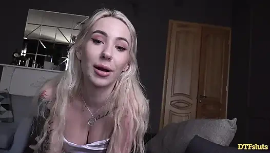 Bella Mur трясет своими активами в приватном танце, затем трахает своего счастливого партнера