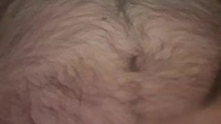 Волосатый папочка дрочит перед камерой (без спермы)