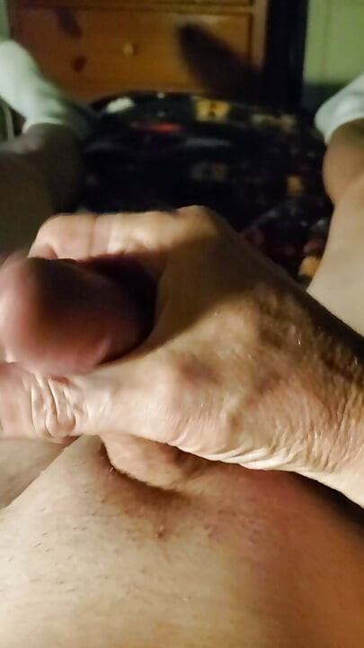 HornyDiver69 gledao video i morao svršiti