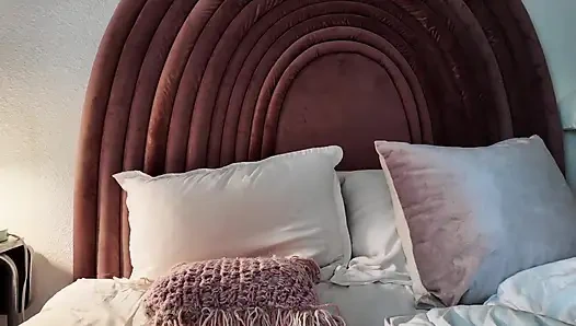 İri göğüslü iri güzel kadın jayne büyük göğüslerini gösteriyor