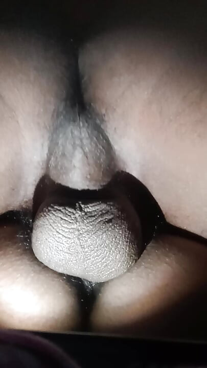 Sri lankan cheating wife fucked by next door man in the morning while i calling her phone
