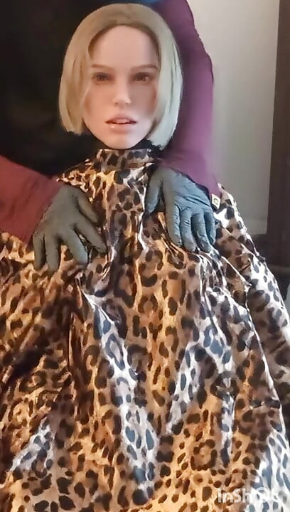 Jennifer haircutting cape modeling session