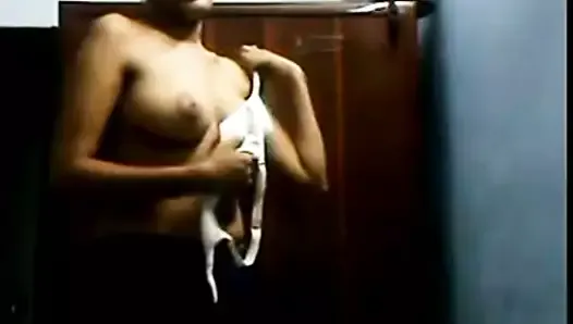 aunty self capture her boobs out