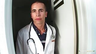 Visiting her horny doctor for sex was the best thing the brunette did that day