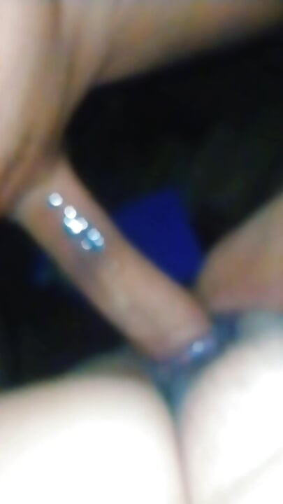 Milf con un jugoso coño, habla sucio, pide polla y se moja todo, ¿cómo ocultar esto a su marido?