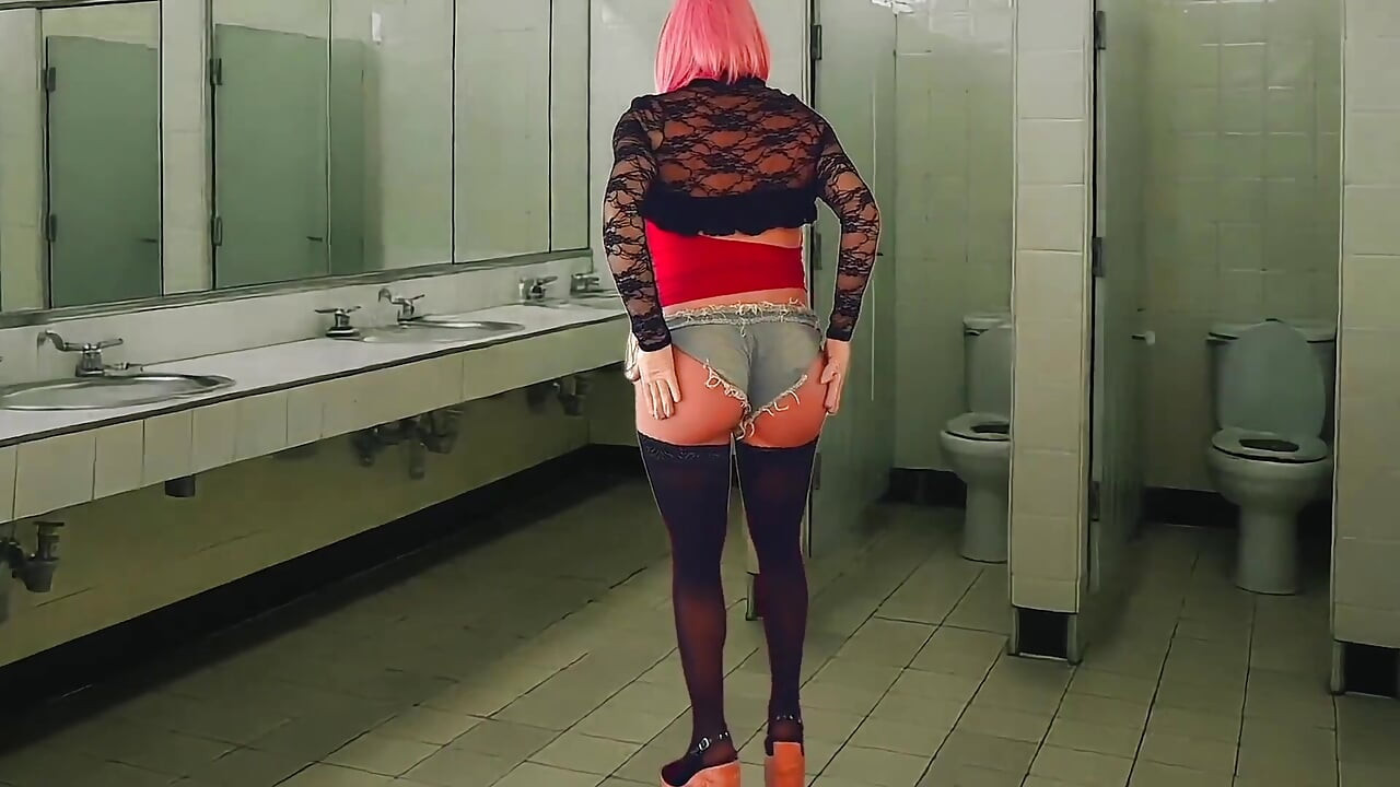 Kinky Club Sissy