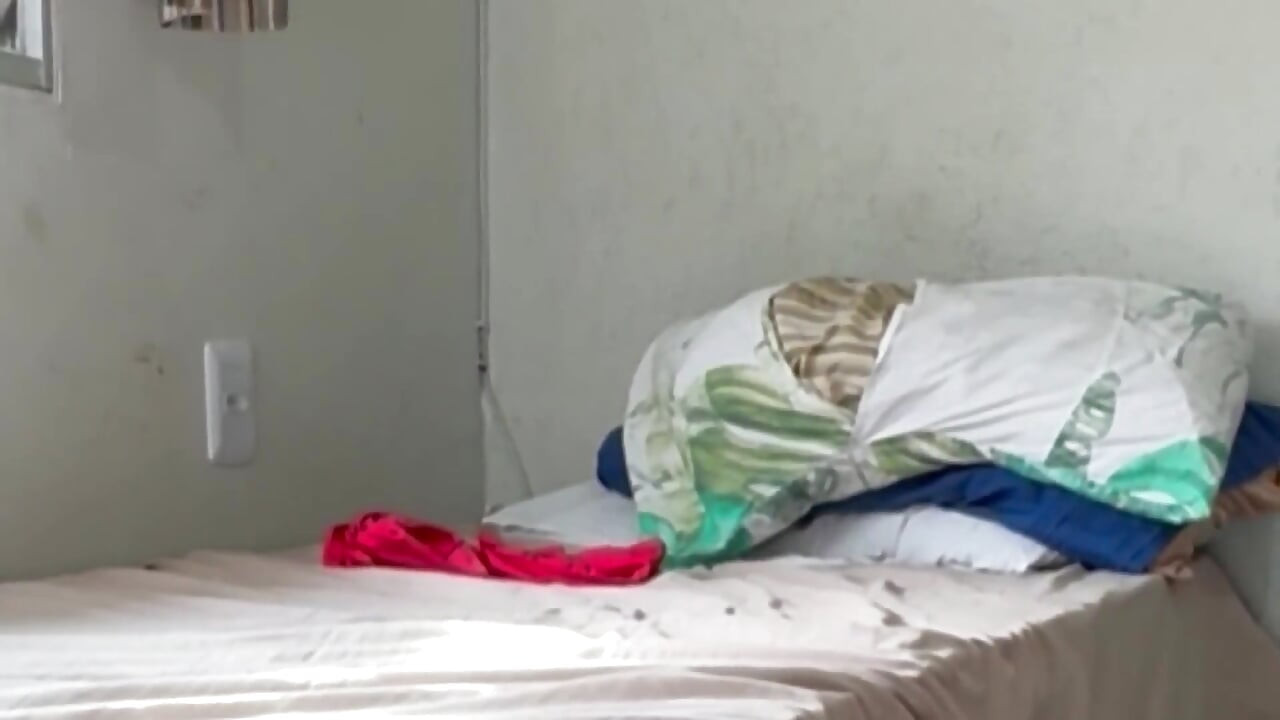 Am făcut sex minunat cu un bărbat mai în vârstă și i-am cerut să-și scoată prezervativul ca să-i pot simți pula în curul meu