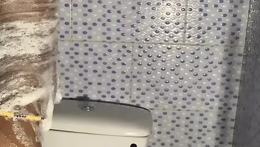 Ateşli zenci hatun banyoda tek başına