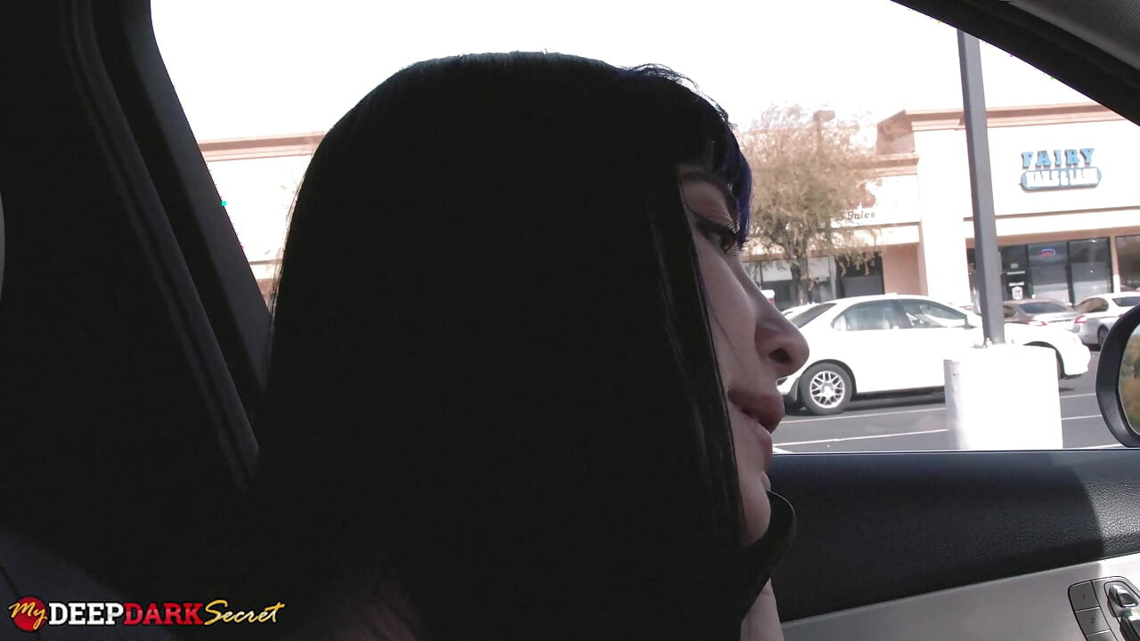 Η Charlotte Sartre γαμάει λατινικό πούτσο