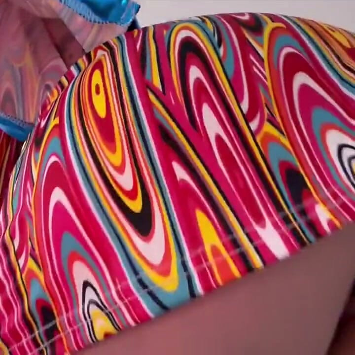 London Evans' Groovy '60s Giantess Domination 4K-pov Shrinking Fantasy Awaits!