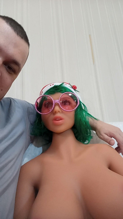 Vasile Mondialu with The Rubber Mistress returns to the screen
