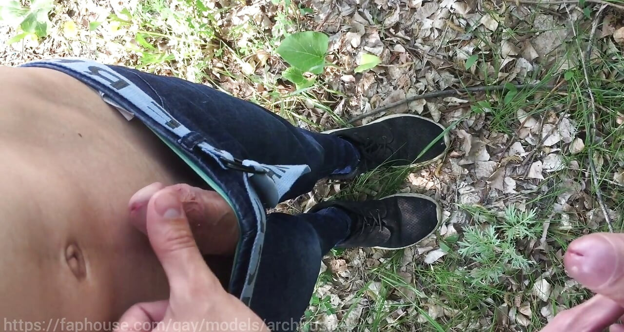 Members in Fight with Powerful Cocks From Their Pants!