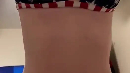Наездница в бикини