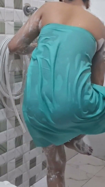 Video of Bengali sister-in-law taking bath after sex goes viral | Clip 1