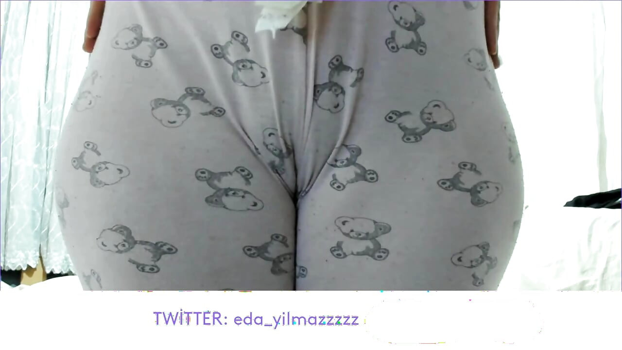 CAMELTOE- MASTURBATION IN PAJAMAS- TURKISH MILF- TURKISH PORN