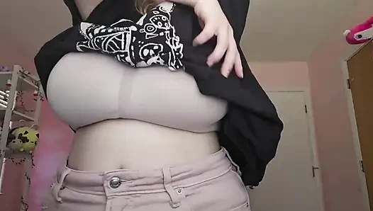 Aku lagi asik muasin diriku sendiri!