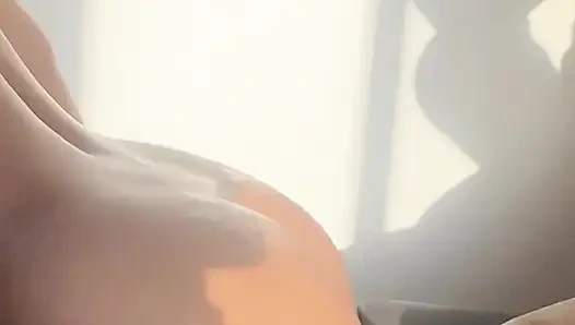 Я не удовлетворена тем, что просто имеет ее хуй в рот, и я решаю скакать на ней лучше - любительская пара - Nysdel