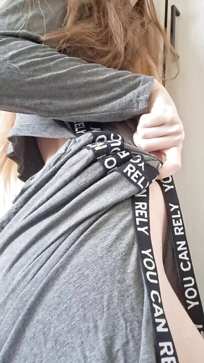 I've got a bit of a domestic kink, and I can keep a secret !