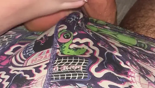 Скрытая ногами с идеальными намазанные маслом пальцы ног