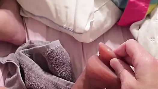 Dildospaß, bevor ehemann nach hause kommt.