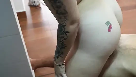 Üvey kız kardeşimi ateşliyorum