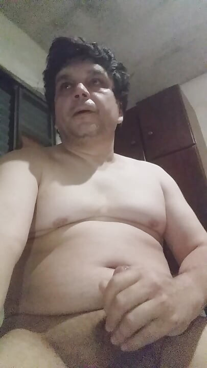 sam uživo sa stotinu ljudi koji su gledali i snimali sve