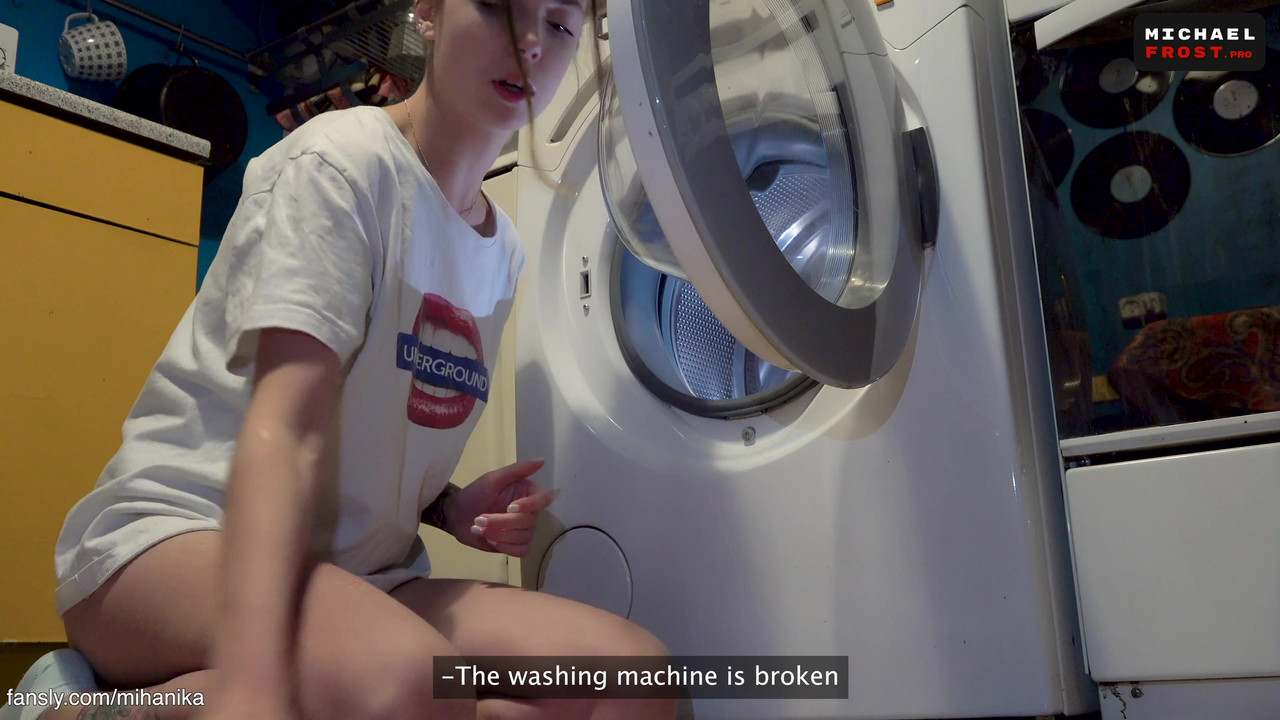 帮帮我，继兄！我被困住了！