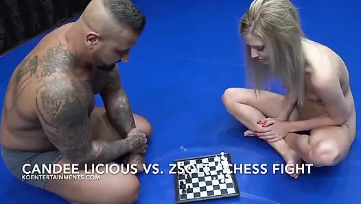 Candee licious Vs. Zsolt, Pertarungan Catur Bugil