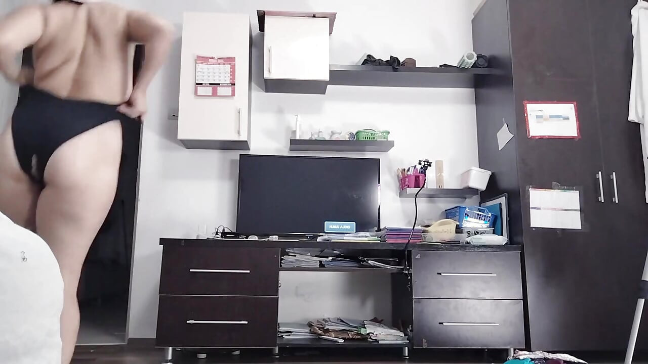 Amateur Wife Has Fun Trying on Clothes and Cutting Them