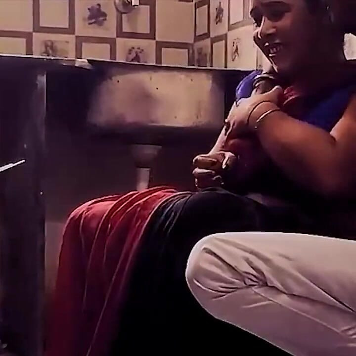 Desi Bhabi geneukt in de keuken hardcore